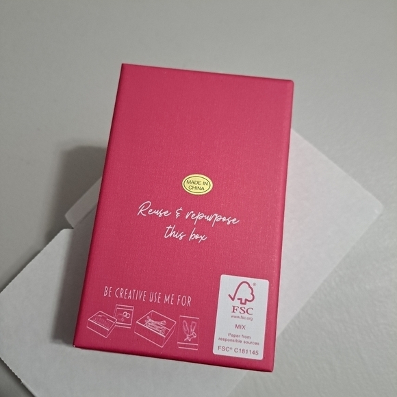 House of Harlow 1960 Heart Chandelier Glass Pearl Earrings - Picture 3 of 5